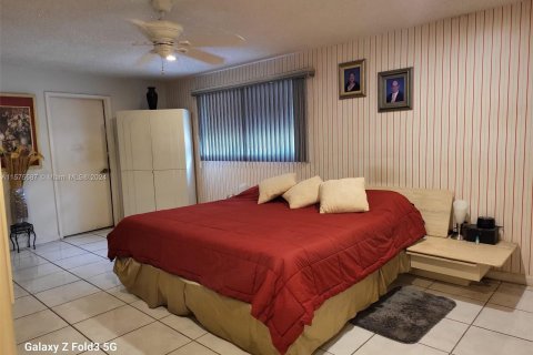 Casa en venta en Cutler Bay, Florida, 4 dormitorios, 158.77 m2 № 1141793 - foto 18