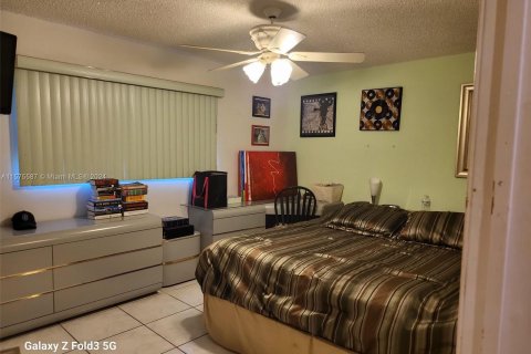 Casa en venta en Cutler Bay, Florida, 4 dormitorios, 158.77 m2 № 1141793 - foto 16
