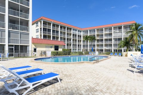 Copropriété à vendre à North Palm Beach, Floride: 2 chambres, 100.24 m2 № 1163234 - photo 2