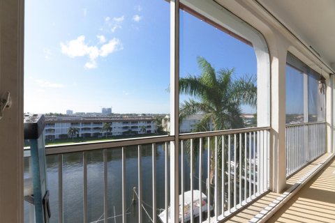 Condo in North Palm Beach, Florida, 2 bedrooms  № 1163234 - photo 11