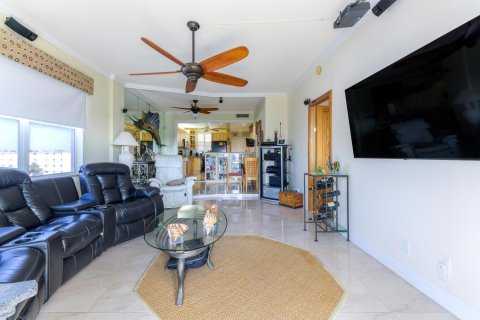 Condo in North Palm Beach, Florida, 2 bedrooms  № 1163234 - photo 9