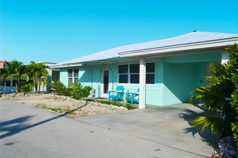 Villa ou maison à vendre à Marathon, Floride: 2 chambres, 87.42 m2 № 638172 - photo 1