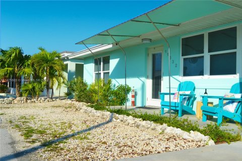 Villa ou maison à vendre à Marathon, Floride: 2 chambres, 87.42 m2 № 638172 - photo 3