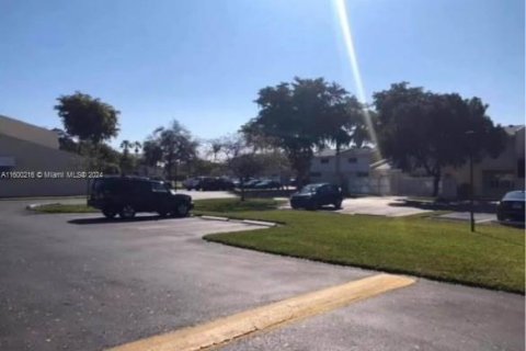 Adosado en venta en Cutler Bay, Florida, 3 dormitorios, 141.03 m2 № 1209760 - foto 4