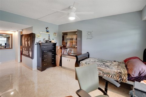 Condo in Pompano Beach, Florida, 2 bedrooms  № 1168816 - photo 13