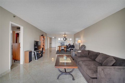 Condo in Pompano Beach, Florida, 2 bedrooms  № 1168816 - photo 19