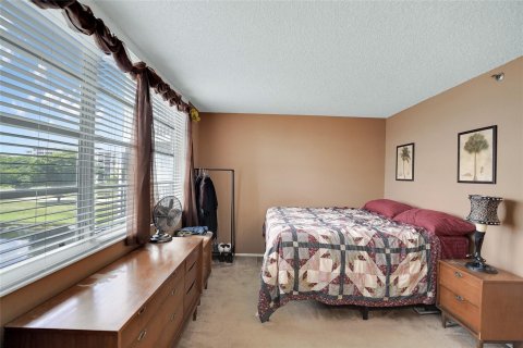 Condo in Pompano Beach, Florida, 2 bedrooms  № 1168816 - photo 9