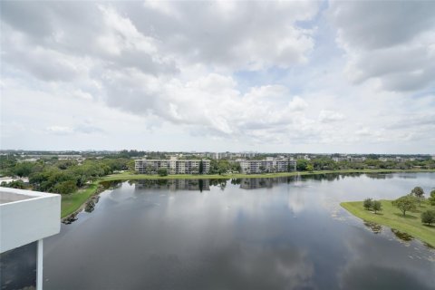 Copropriété à vendre à Pompano Beach, Floride: 2 chambres, 117.06 m2 № 1168816 - photo 7