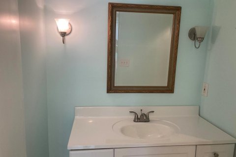 Condo in Palm Beach Gardens, Florida, 1 bedroom  № 1168815 - photo 1