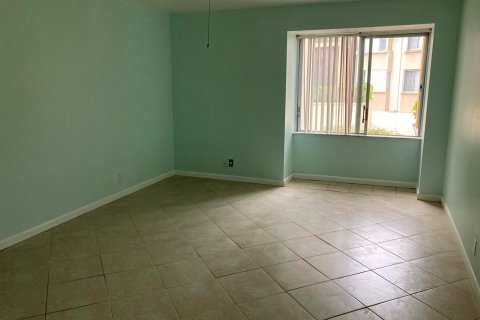 Condo in Palm Beach Gardens, Florida, 1 bedroom  № 1168815 - photo 20