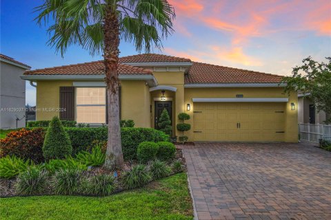 Villa ou maison à vendre à Davenport, Floride: 4 chambres, 180.14 m2 № 1282913 - photo 1