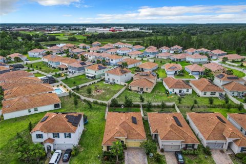 Villa ou maison à vendre à Davenport, Floride: 4 chambres, 180.14 m2 № 1282913 - photo 6