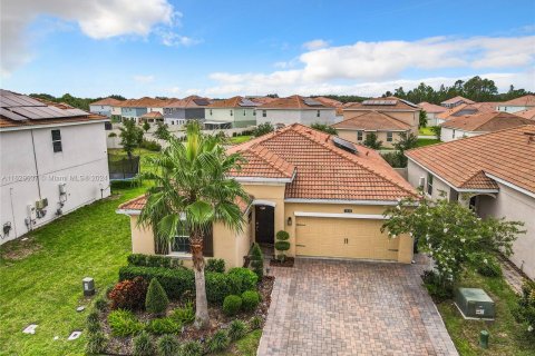 Villa ou maison à vendre à Davenport, Floride: 4 chambres, 180.14 m2 № 1282913 - photo 8