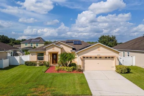 Villa ou maison à vendre à Kissimmee, Floride: 3 chambres, 183.02 m2 № 1252831 - photo 1