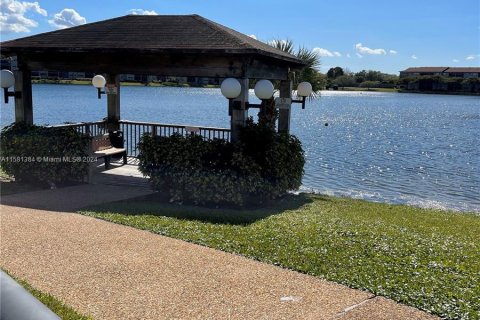 Copropriété à vendre à Pembroke Pines, Floride: 2 chambres, 112.13 m2 № 1160171 - photo 27