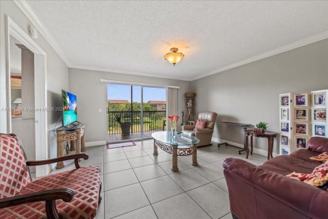 Copropriété à vendre à Pembroke Pines, Floride: 2 chambres, 112.13 m2 № 1160171 - photo 10