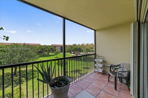 Condo in Pembroke Pines, Florida, 2 bedrooms  № 1160171 - photo 14