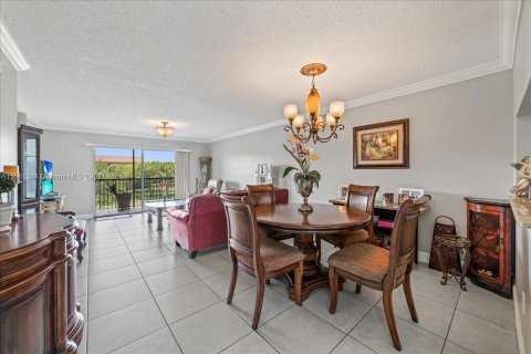 Condo in Pembroke Pines, Florida, 2 bedrooms  № 1160171 - photo 9