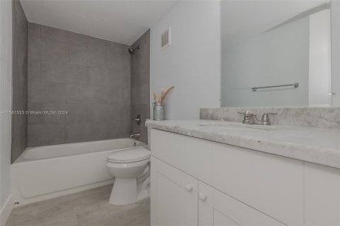 Copropriété à vendre à Sunrise, Floride: 2 chambres, 99.78 m2 № 1160256 - photo 26