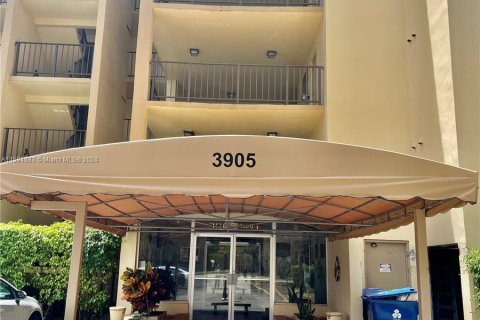 Condominio en venta en Sunrise, Florida, 2 dormitorios, 99.78 m2 № 1160256 - foto 1