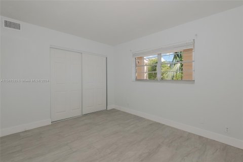 Copropriété à vendre à Sunrise, Floride: 2 chambres, 99.78 m2 № 1160256 - photo 23