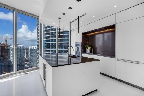 Condominio en venta en Miami, Florida, 2 dormitorios, 199.55 m2 № 1415326 - foto 11