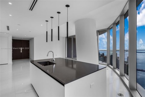 Condominio en venta en Miami, Florida, 2 dormitorios, 199.55 m2 № 1415326 - foto 10