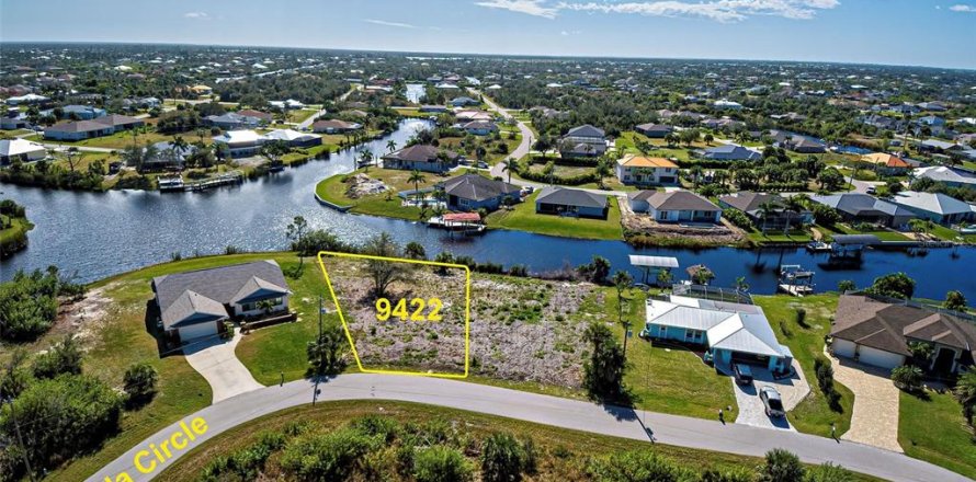 Land in Port Charlotte, Florida № 1217850