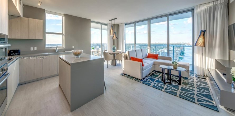 Condo in Hollywood, Florida, 2 bedrooms  № 1176286