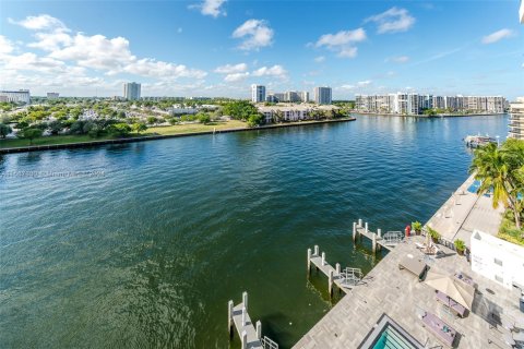 Copropriété à vendre à Hollywood, Floride: 2 chambres, 109.62 m2 № 1176286 - photo 17