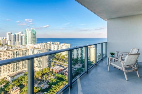 Condominio en venta en Hollywood, Florida, 2 dormitorios, 109.62 m2 № 1176286 - foto 3