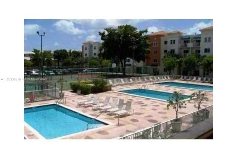 Condominio en venta en Cutler Bay, Florida, 2 dormitorios, 75.16 m2 № 1394725 - foto 3