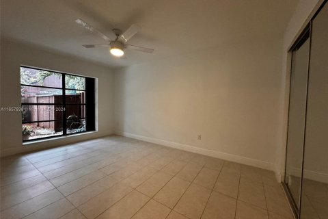 Townhouse in Miami, Florida 2 bedrooms, 124.49 sq.m. № 1362673 - photo 10