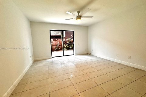 Townhouse in Miami, Florida 2 bedrooms, 124.49 sq.m. № 1362673 - photo 6