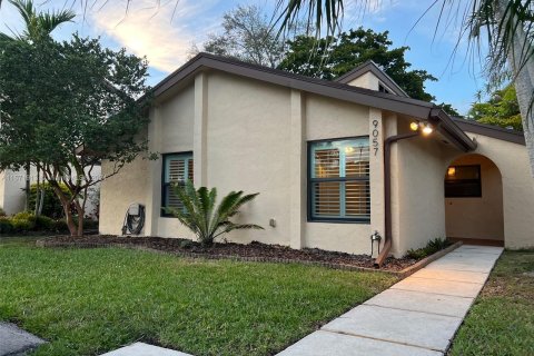 Casa en venta en Miami, Florida, 3 dormitorios, 129.69 m2 № 1394724 - foto 2