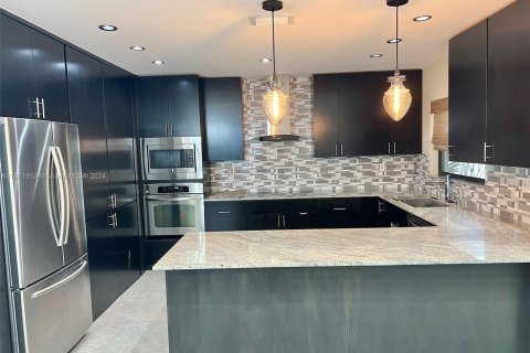 Casa en venta en Miami, Florida, 3 dormitorios, 129.69 m2 № 1394724 - foto 12