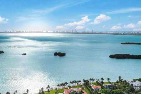 Condo in Miami, Florida, 1 bedroom  № 1394758 - photo 12