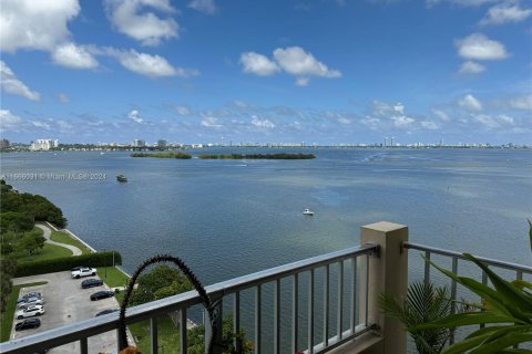 Condo in Miami, Florida, 1 bedroom  № 1394758 - photo 3