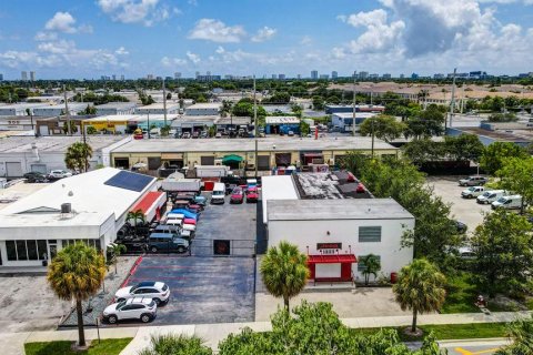 Commercial property in Pompano Beach, Florida № 699587 - photo 11