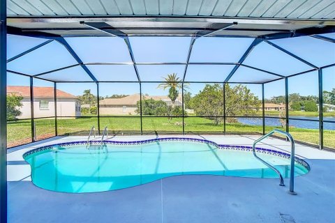 Casa en venta en New Port Richey, Florida, 3 dormitorios, 165.92 m2 № 1414322 - foto 1