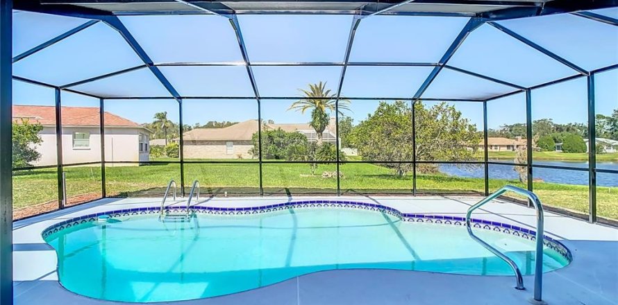 Casa en New Port Richey, Florida 3 dormitorios, 165.92 m2 № 1414322