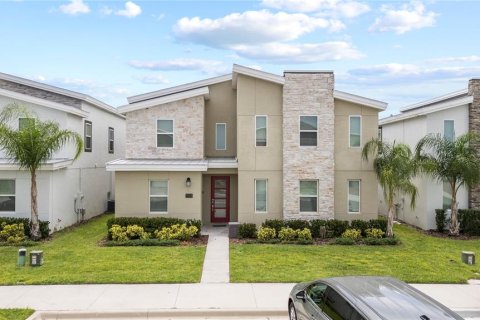 House in Davenport, Florida 10 bedrooms, 405.98 sq.m. № 1298007 - photo 1