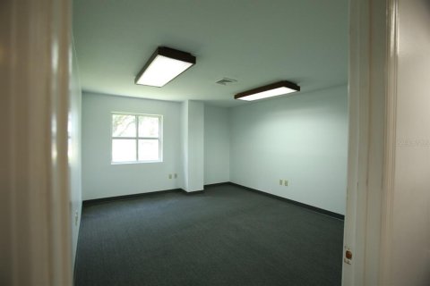 Propiedad comercial en alquiler en Ocala, Florida, 185.8 m2 № 1396657 - foto 9