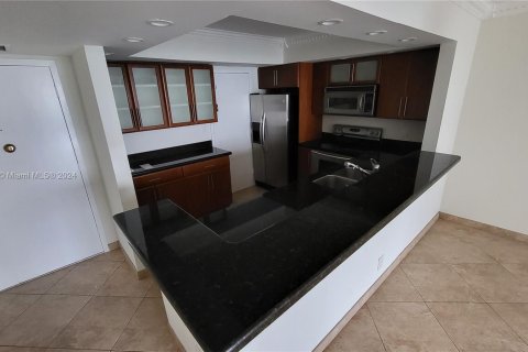 Condo in Hollywood, Florida, 2 bedrooms  № 1270334 - photo 2