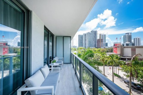 Condominio en alquiler en Miami, Florida, 1 dormitorio, 63.55 m2 № 912911 - foto 19