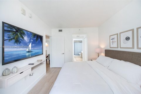 Condominio en alquiler en Miami, Florida, 1 dormitorio, 63.55 m2 № 912911 - foto 11