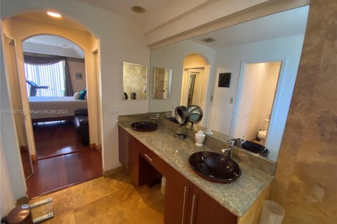 Villa ou maison à vendre à Pembroke Pines, Floride: 3 chambres, 180.04 m2 № 666625 - photo 17