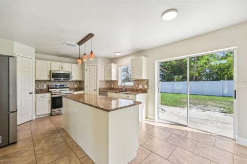 Villa ou maison à vendre à North Port, Floride: 3 chambres, 208.84 m2 № 1382275 - photo 8