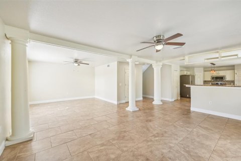 Villa ou maison à vendre à North Port, Floride: 3 chambres, 208.84 m2 № 1382275 - photo 6