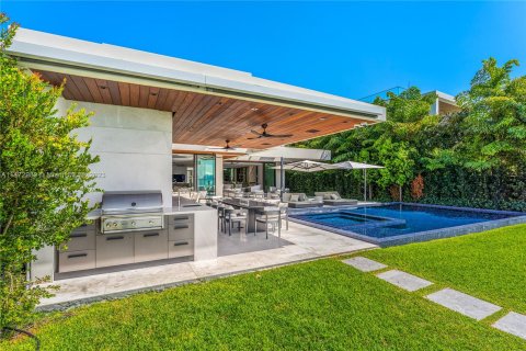 Villa ou maison à vendre à Miami Beach, Floride: 7 chambres, 721.57 m2 № 784607 - photo 16